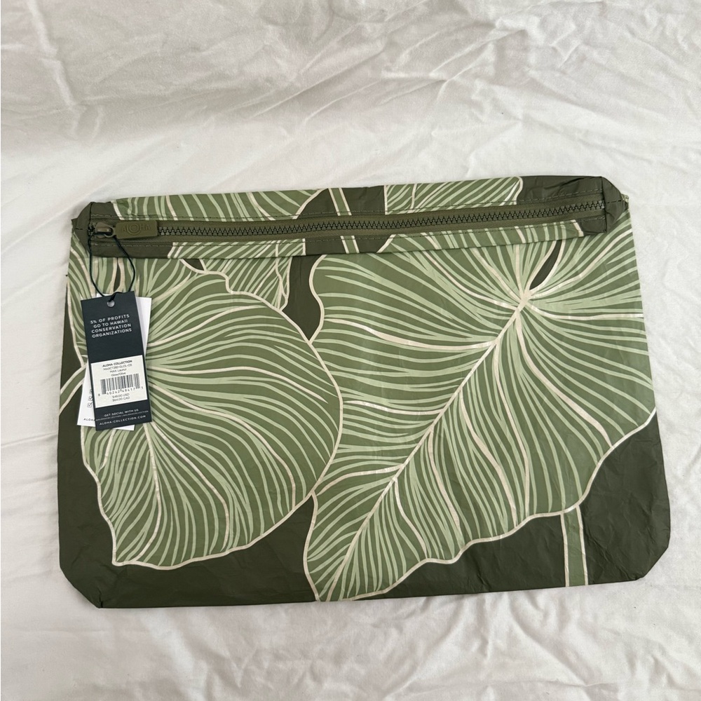 ALOHA Collection MAC Pouch Launui Glow/Olive